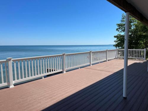 Petes Lakefront Motel, LLC in Geneva, USA