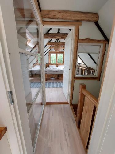 Lepikumäe Holiday Home with Sauna and Hot tub for up to 18 persons (Lepikumae Holiday Home with Sauna and Hot tub for up to 18 persons) in Metsara