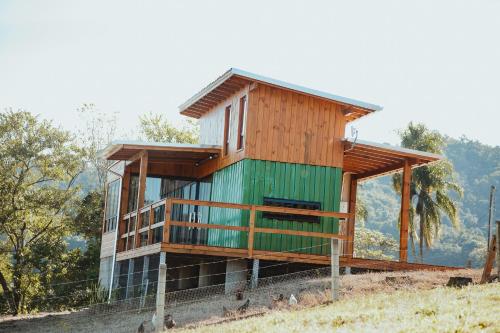 Casa Container - Pousada Container da Montanha VERDE Banheira