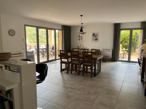 Appartement neuf, 128 m², 3 terrasses