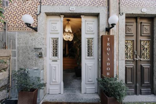 Entrance, Trovador City Guest House in Costa