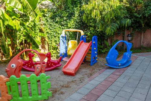 מגרש משחקים, Marcan Beach Hotel in פטהייה