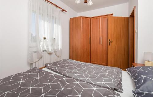 Amazing Apartment In Viskovo With Wifi