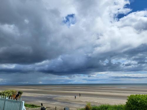 Bovinda Cottage - By the Beach, Bettystown