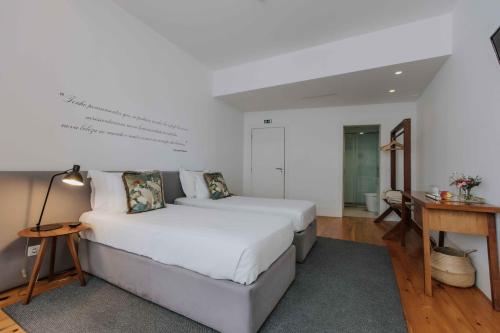 Trovador City Guest House - image 14