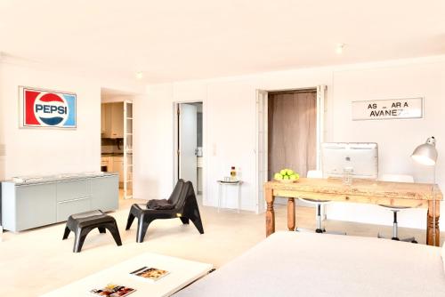 Lisbon Swimming pool apartment with private parking 4
