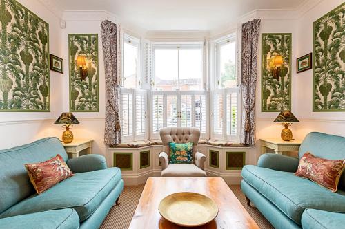 An idyllic luxury house in lively London