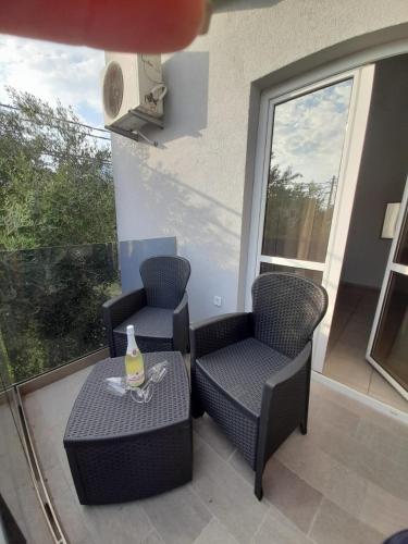 Balkon/teras, Black & White in Sutomore Town Center