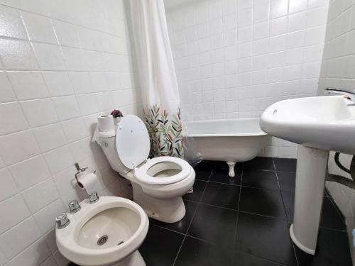 Bathroom, Abasto Colonial in Almagro