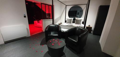 . LOVE ROOM NORMANDIE - Bayeuzen Le Baldaquin - Spa Privatif Bayeux