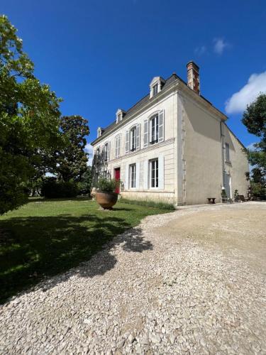 B&B Chaniers - Chambres d'hôtes dans Maison de maître - Bed and Breakfast Chaniers