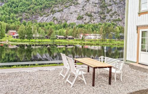 . 1 Bedroom Cozy Apartment In Åmli