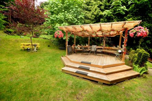 Kert, Casa Grande Inn in Qualicum Beach (BC)