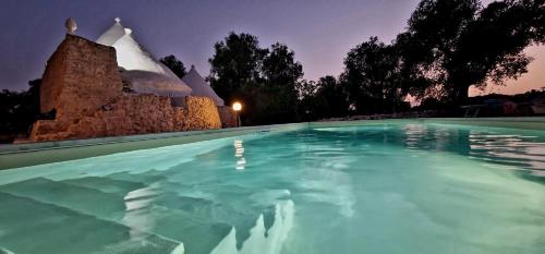 Trullo Tarantini con piscina privata in Latiano