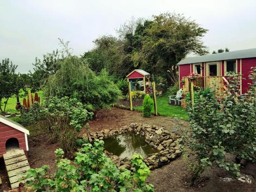ทัศนียภาพ, The Feathers Shepherds Hut in รูสกี