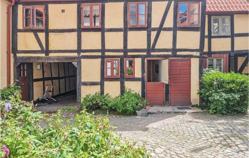 Nice Apartment In Ystad - Snårestad