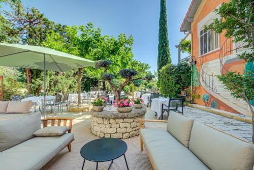 Logis Hotel Le Blason de Provence