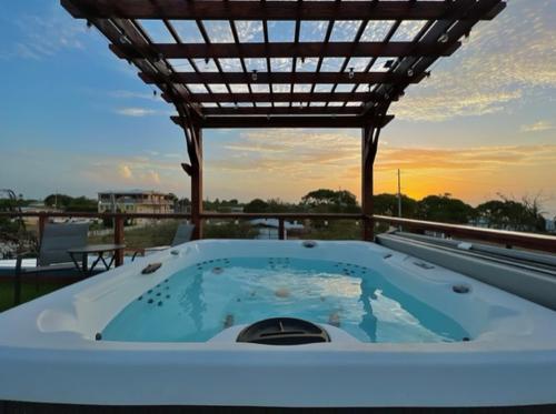 Sunset Coast Loft & Rooftop