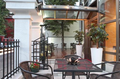 Garni Hotel Vozarev - image 13