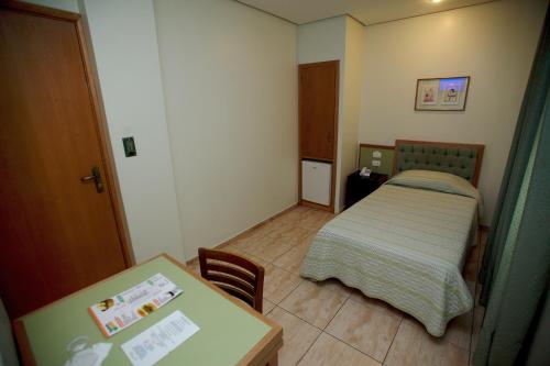 Standard Single Room image 4