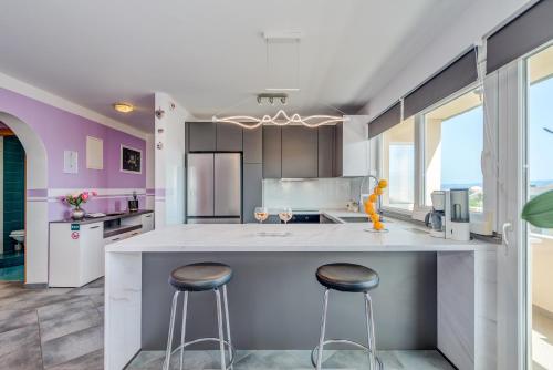 SUMMER ORCHID - Spacious Duplex By The Beach & PS5, Сплит (фото 9)