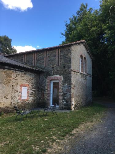 Cabanes et chambre à la Bernardiere