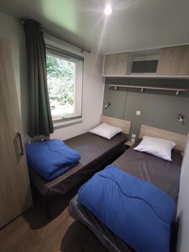 3 bedrooms, 6 beds