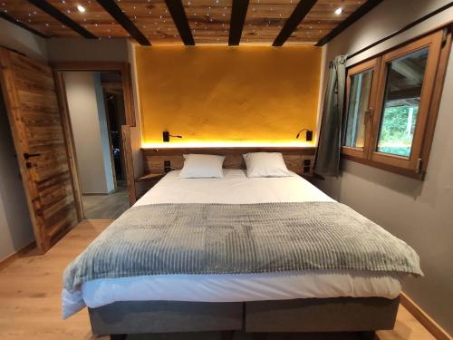 Double Room with Mountain View