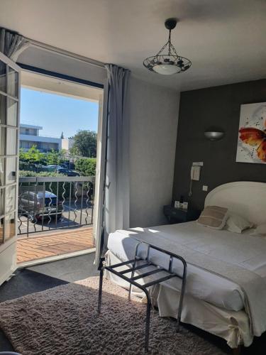 Le Petit Manoir Hotel Provence in Les Angles (Languedoc-Roussillon)