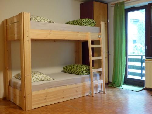 Bed in 6-Bed Mixed Dormitory Room