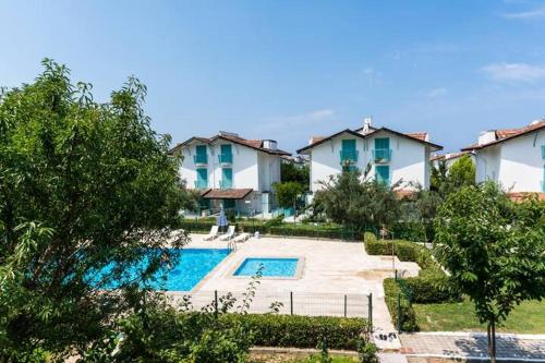 TRIPLE KUSADASI 4+1 VILLA+POOL, 400 M TO BEACH