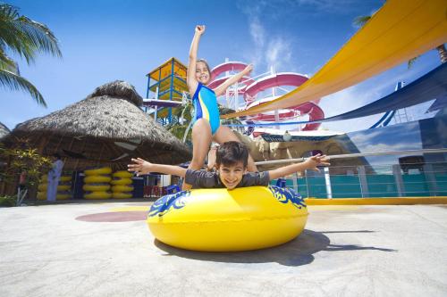 Splash Inn Nuevo Vallarta & Parque Acuatico