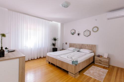 Villa image 1