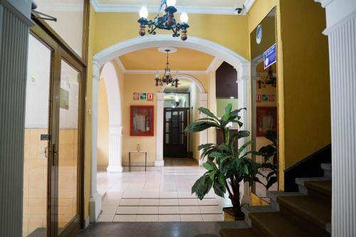 Entrance, Hotel Plaza CA in Merida