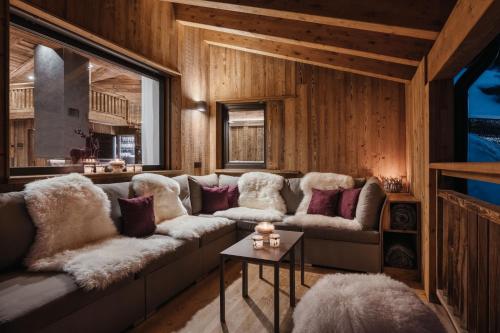 Luxury Chalet Lefiro - Tap to explore photos