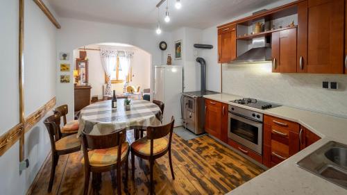virtuve, Kuća za odmor ''Julka'' (Kuca za odmor ''Julka'') in Kamenski Hrib