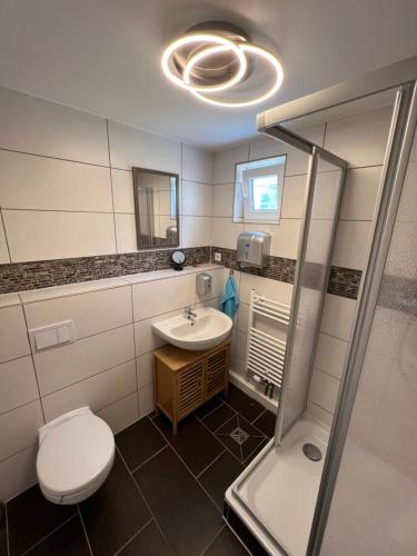 Bungalow 4 Schlafzimmer 8 Personen Parkplatz Grundstück Garten in Leipzig, Deutschland