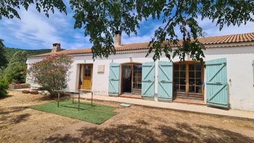 Le Ranch: Grande villa accès privé à la rivière gîte à louer Prati