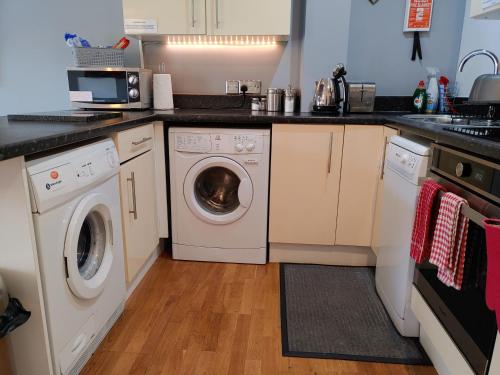 The Bath House Apartments - Free 1st breakfast - FREE parking - main image