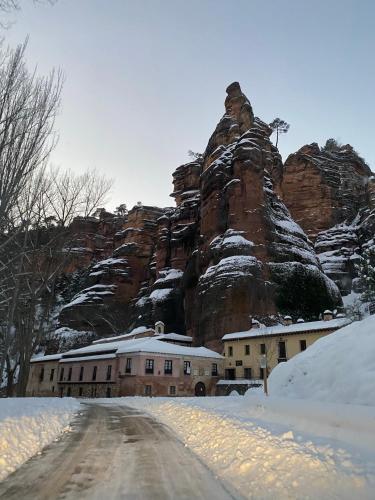Tuvākā izklaides vieta, APARTAMENTOS MATEO in Rillo de Gallo