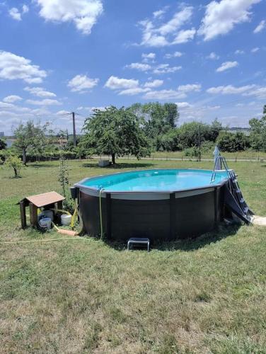 Chez Chapelle in the heart of the Gascony with pool and hot tub