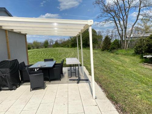 Bungalow 4 Schlafzimmer 8 Personen Parkplatz Grundstück Garten in Leipzig, Deutschland