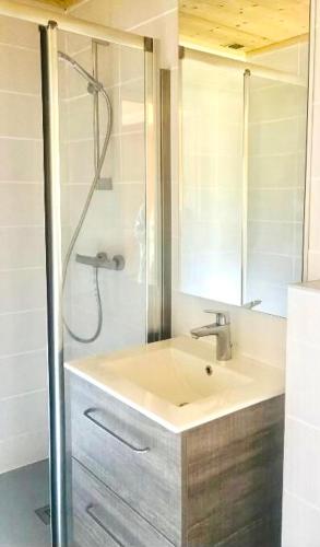 Bathroom, Auberge du Glandon in Saint Colomban Des Villards