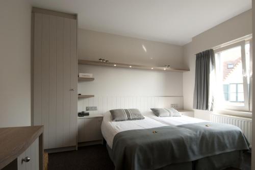 Double Room with Garden View image 10