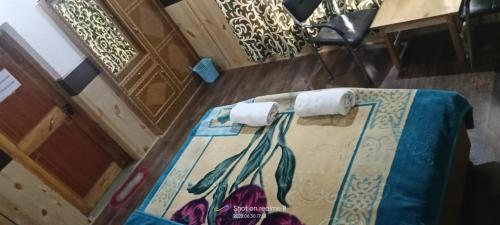 Deluxe Double Room with Bath image 3