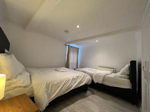 Entire Two Bedrooms Flat, 1F