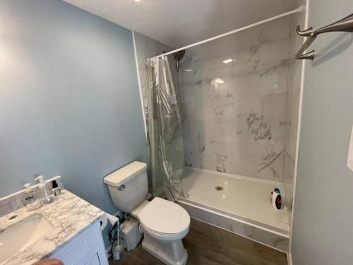 New decorated Guest Suite unit C close to Katy Mills detail