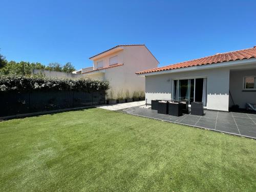 Belle villa récente pour 10 personnes gîte à louer Toulouges