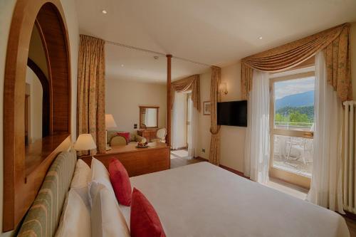 Junior Suite with Balcony and Spa Access