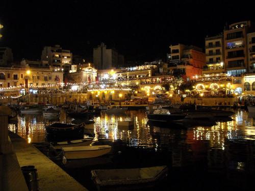 Spinola Seafront Apartment - image 4